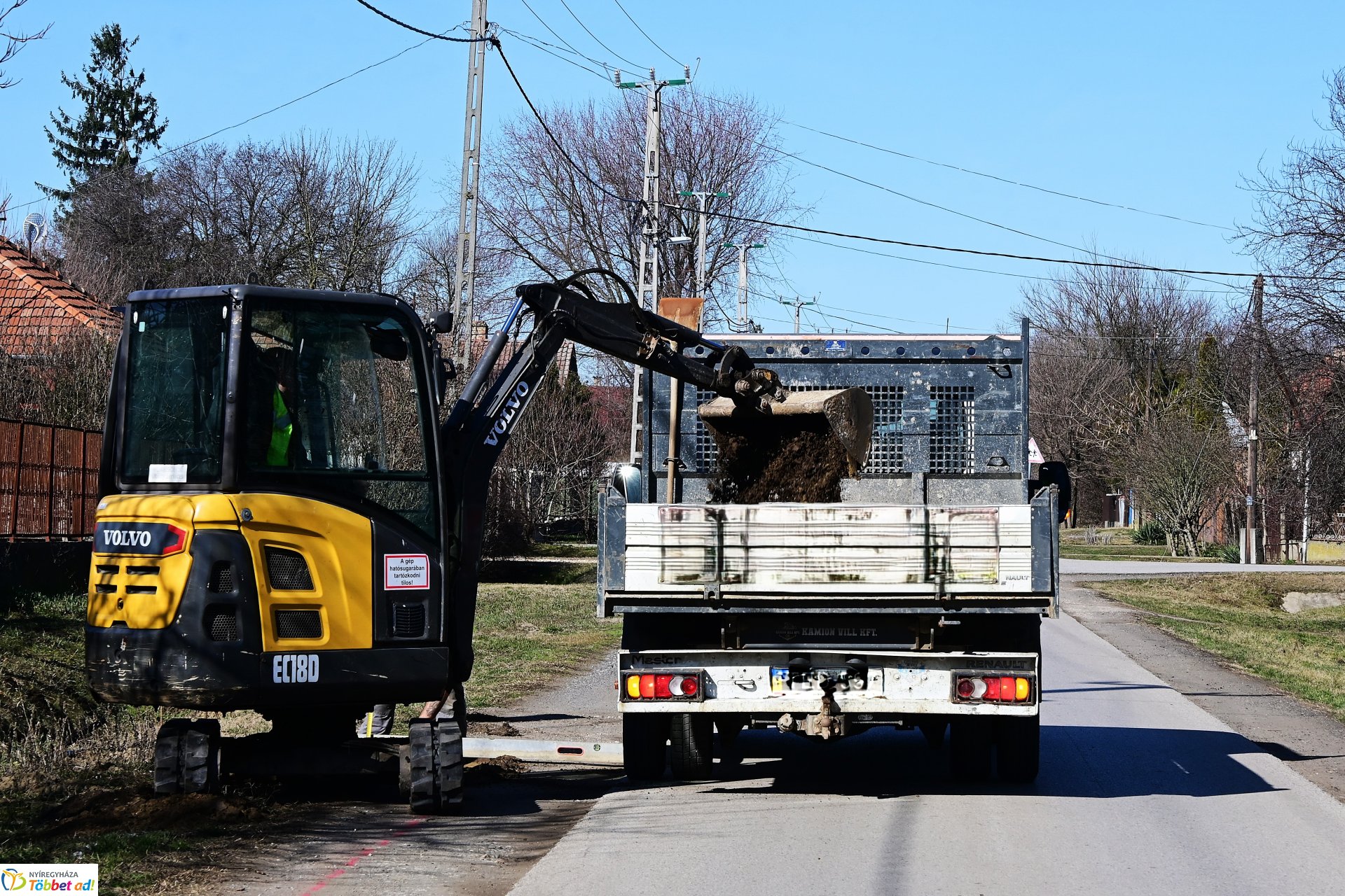 Járdaépítés a Hosszúháti úton