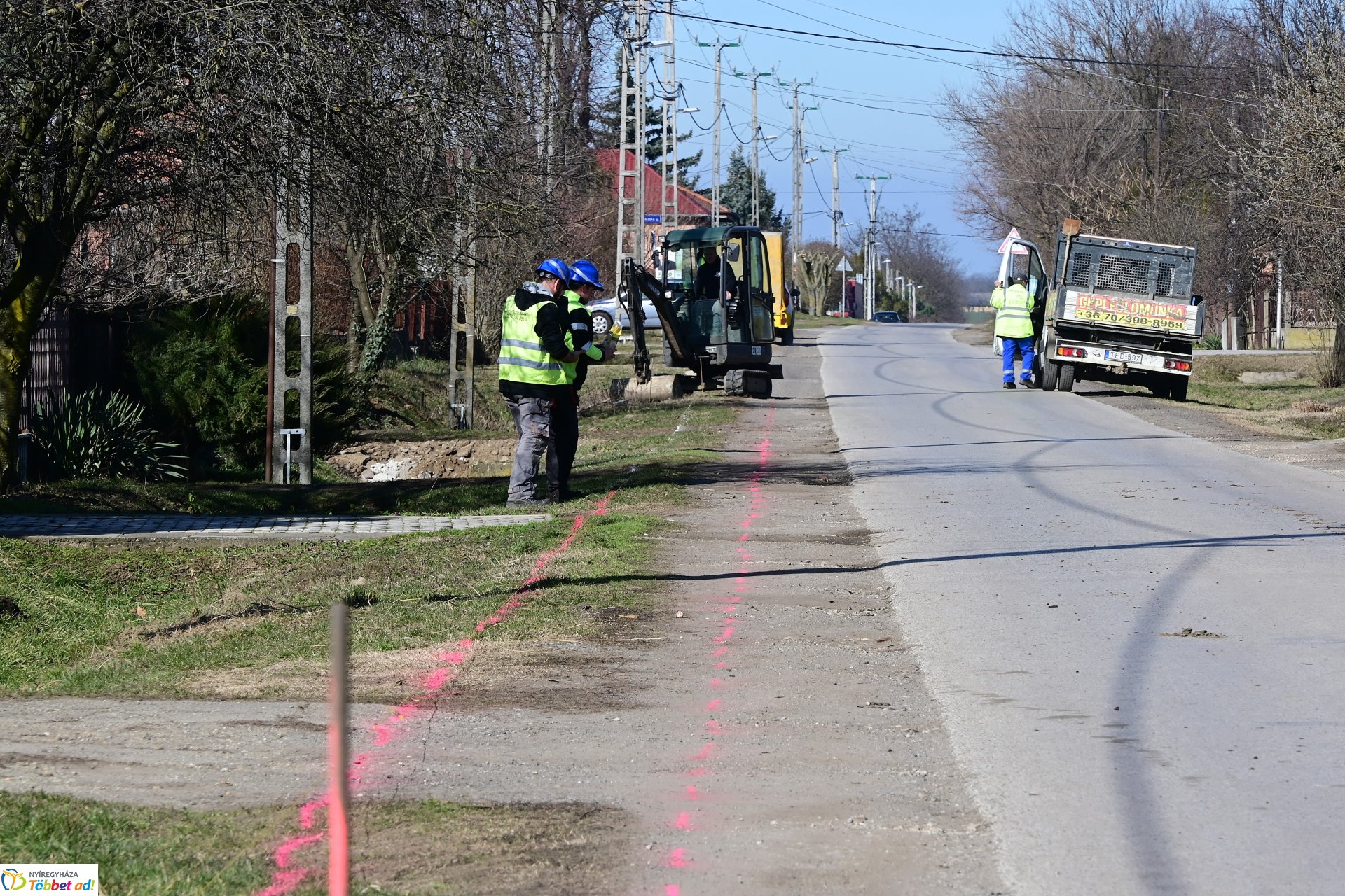 Járdaépítés a Hosszúháti úton