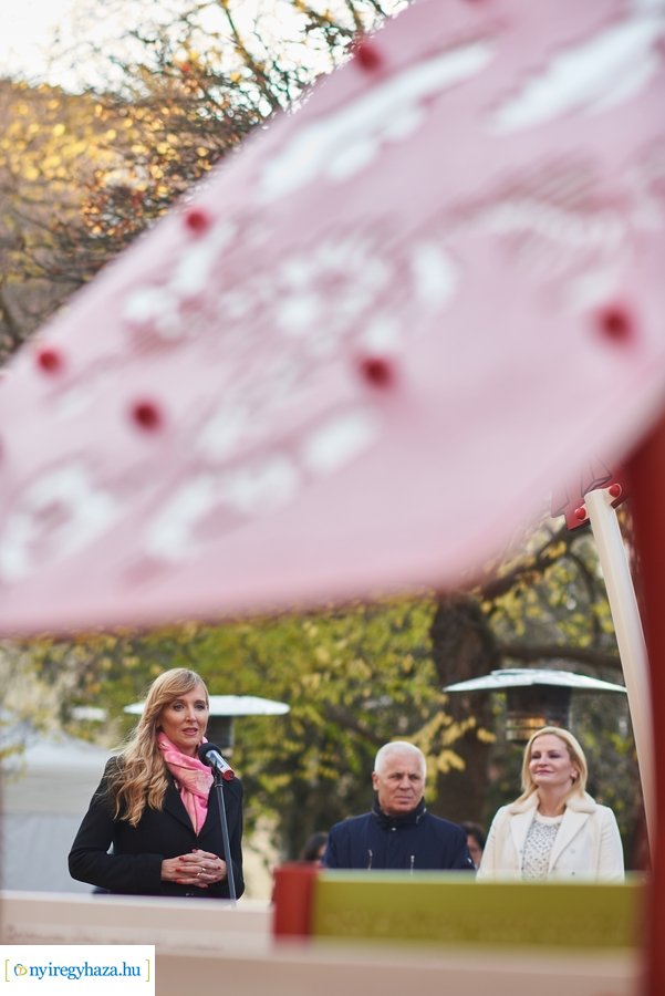 Játszótér átadás a Sarkantyú utcán