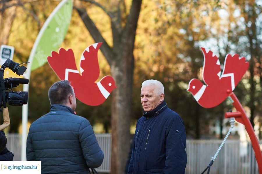 Játszótér átadás a Sarkantyú utcán