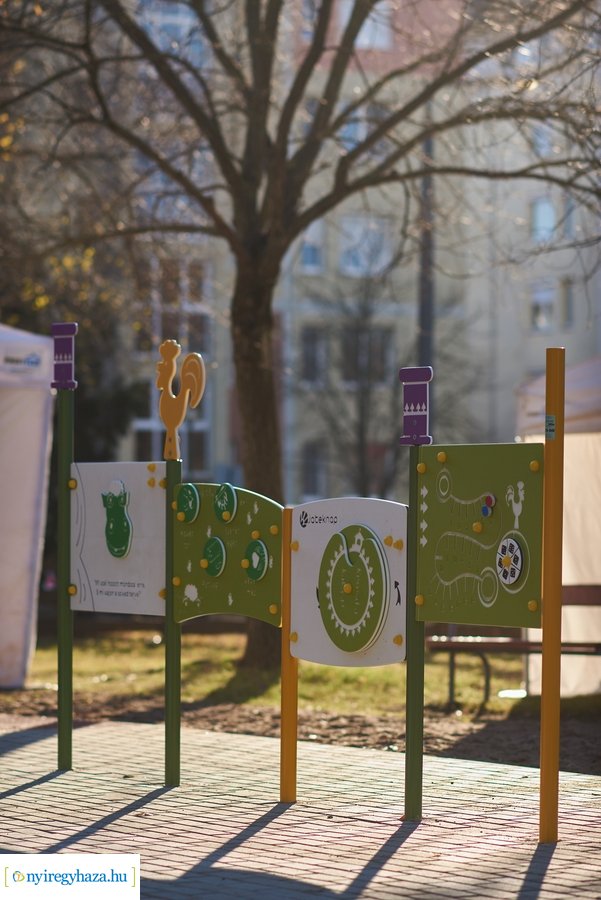 Játszótér átadás a Sarkantyú utcán