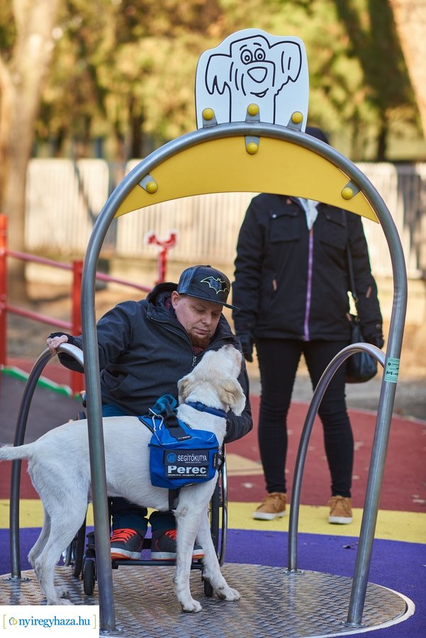 Játszótér átadás a Sarkantyú utcán
