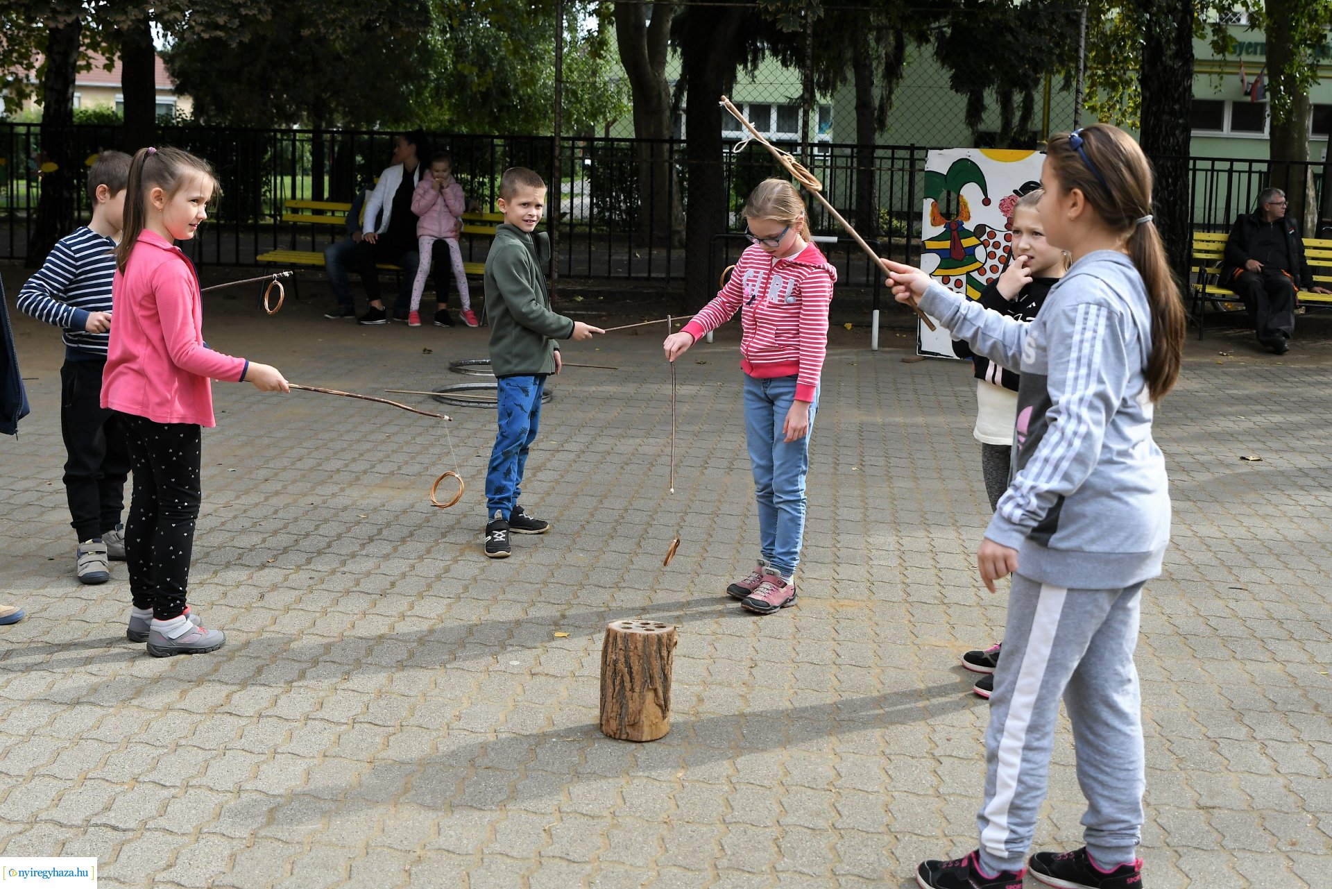 Játszótér avatás a Móricz Zsigmond Általános Iskolában