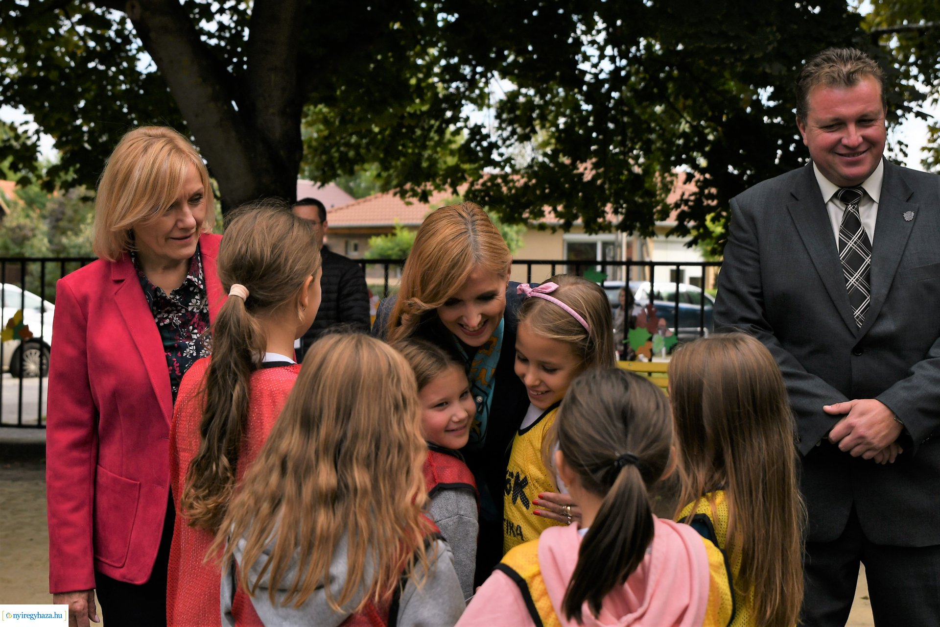 Játszótér avatás a Móricz Zsigmond Általános Iskolában