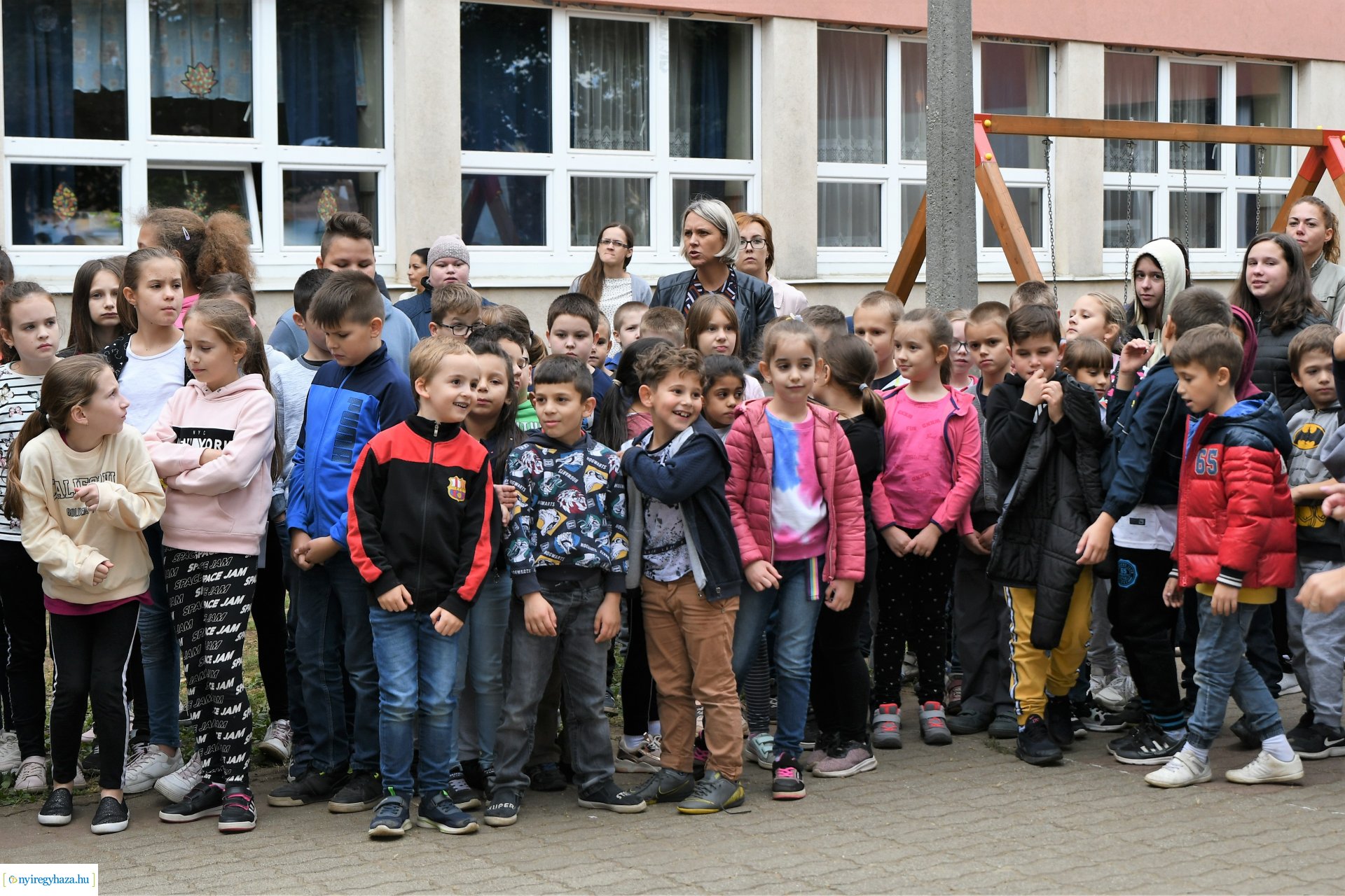 Játszótér avatás a Móricz Zsigmond Általános Iskolában