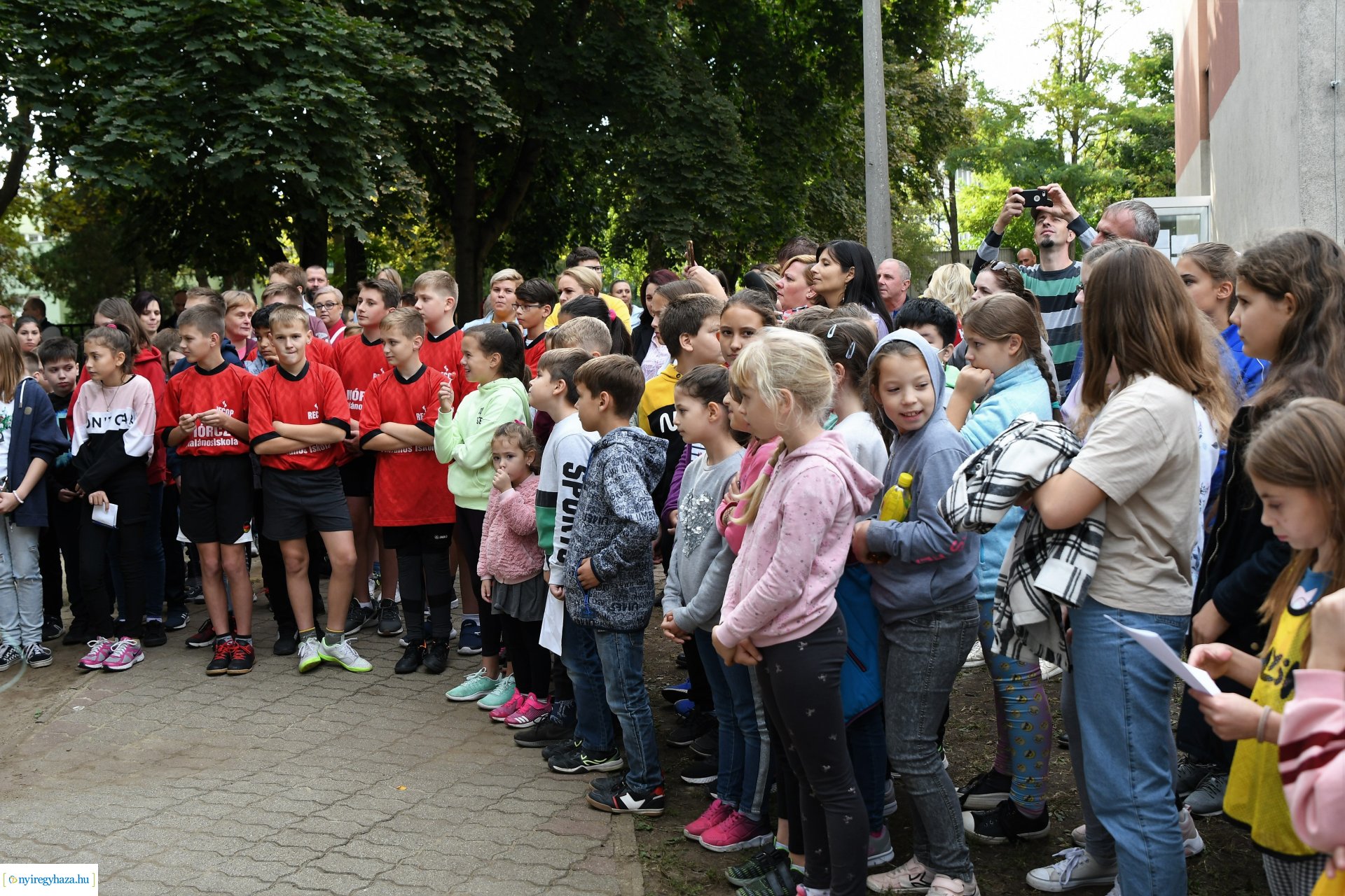 Játszótér avatás a Móricz Zsigmond Általános Iskolában
