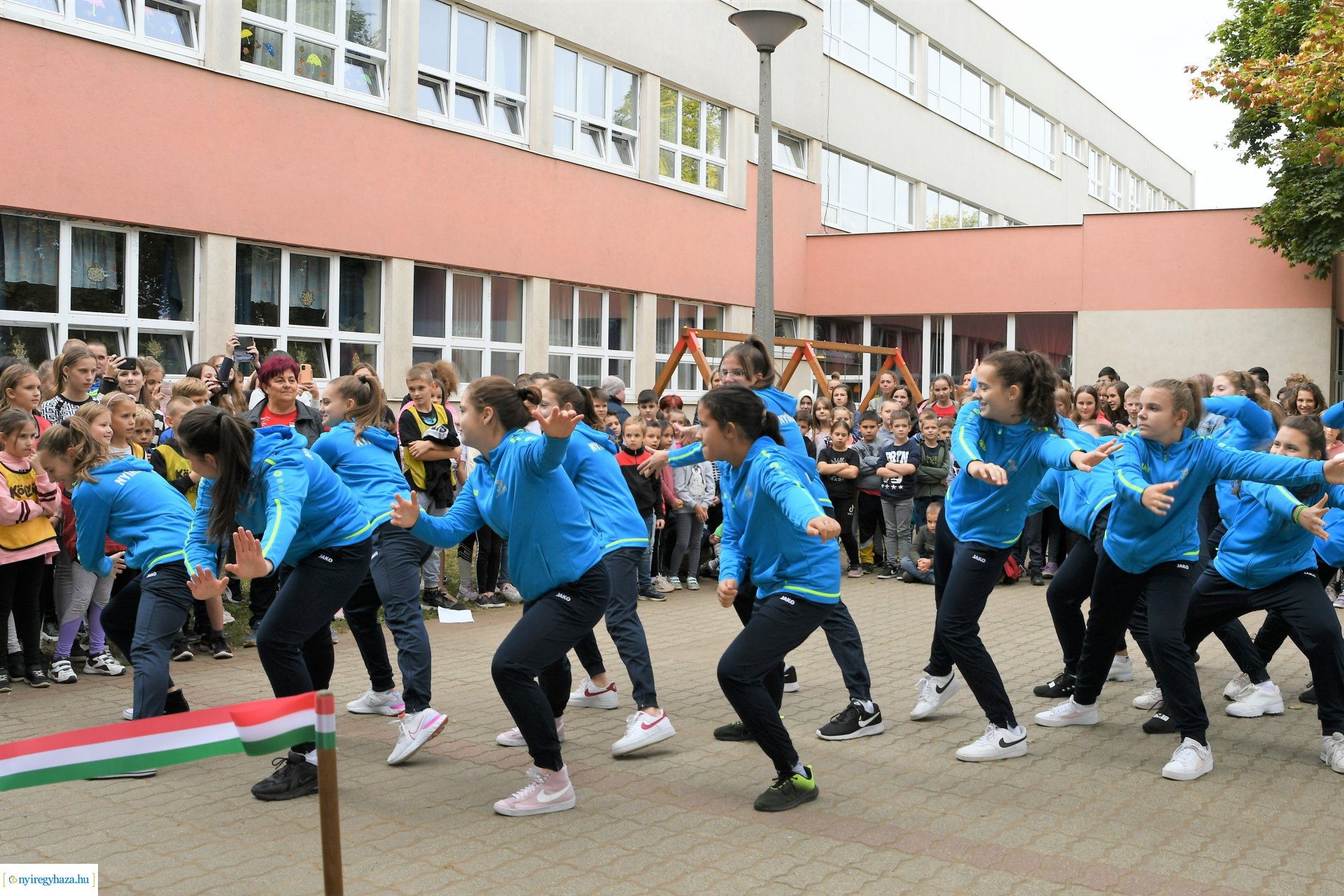 Játszótér avatás a Móricz Zsigmond Általános Iskolában