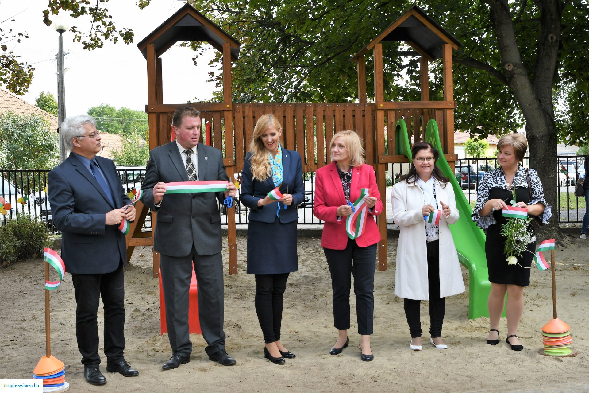 Játszótér avatás a Móricz Zsigmond Általános Iskolában