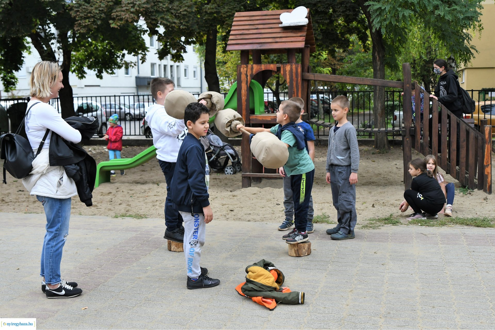 Játszótér avatás a Móricz Zsigmond Általános Iskolában