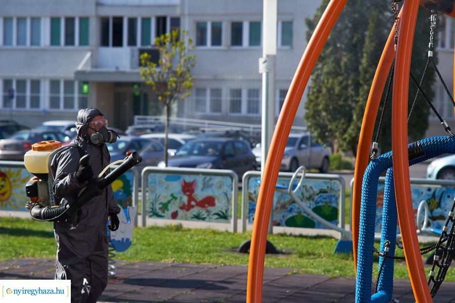 Játszóterek fertőtlenítése 2021 04 28