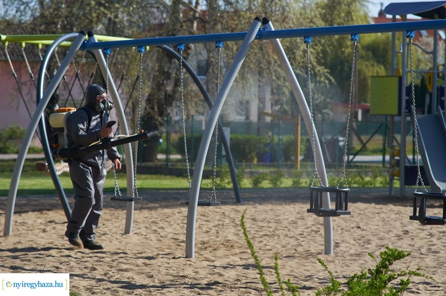 Játszóterek fertőtlenítése 2021 04 28