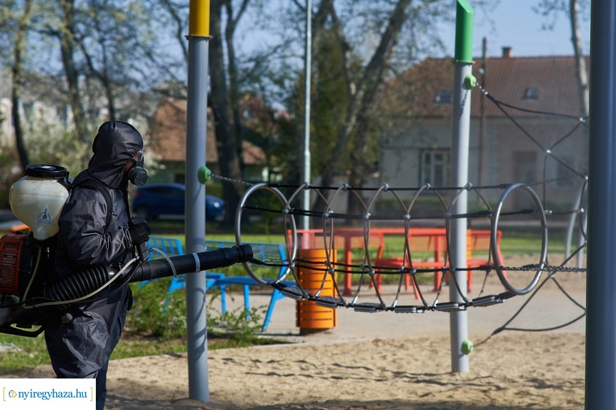 Játszóterek fertőtlenítése 2021 04 28