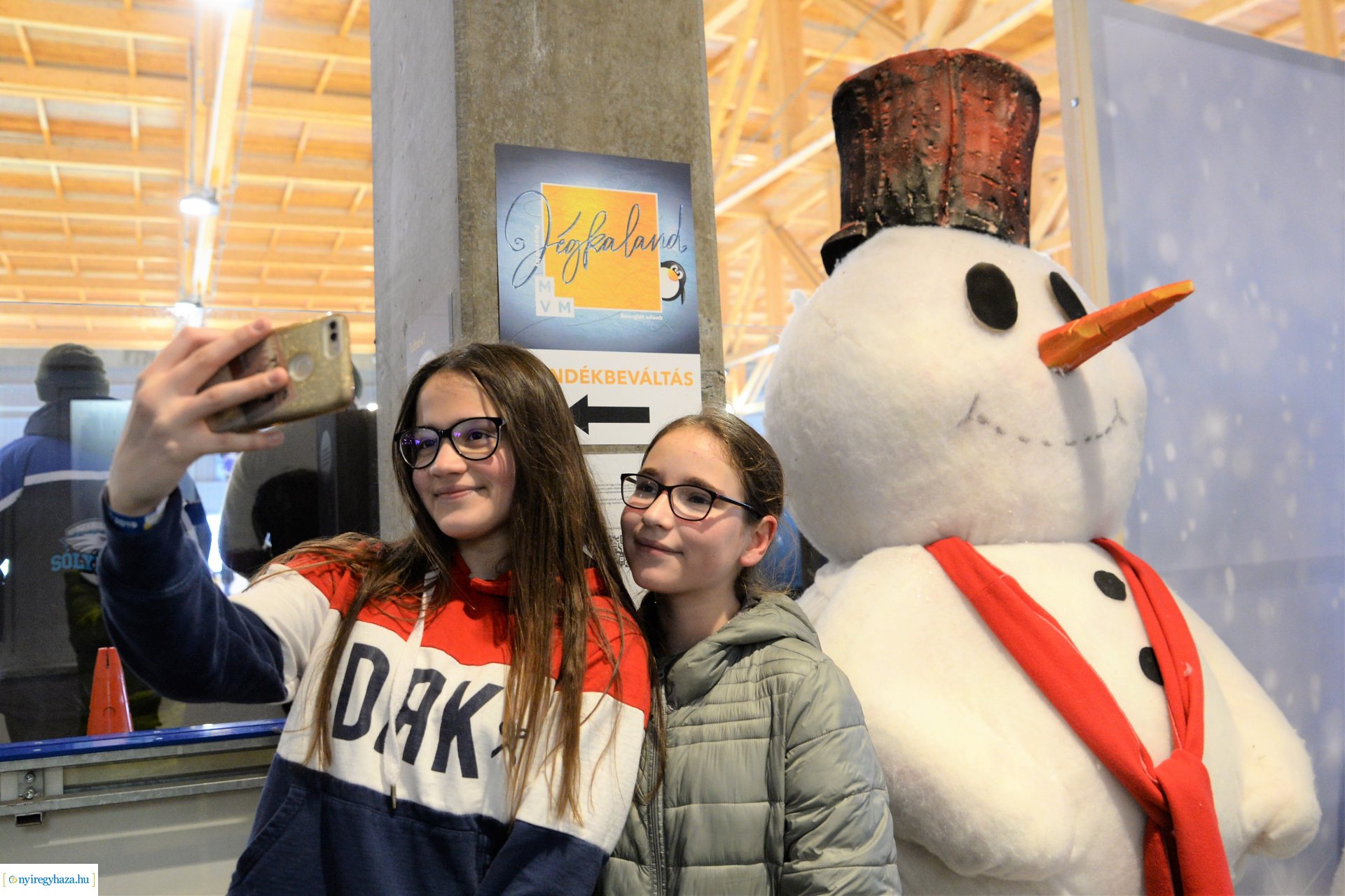 Jégkaland a műlyégpályán