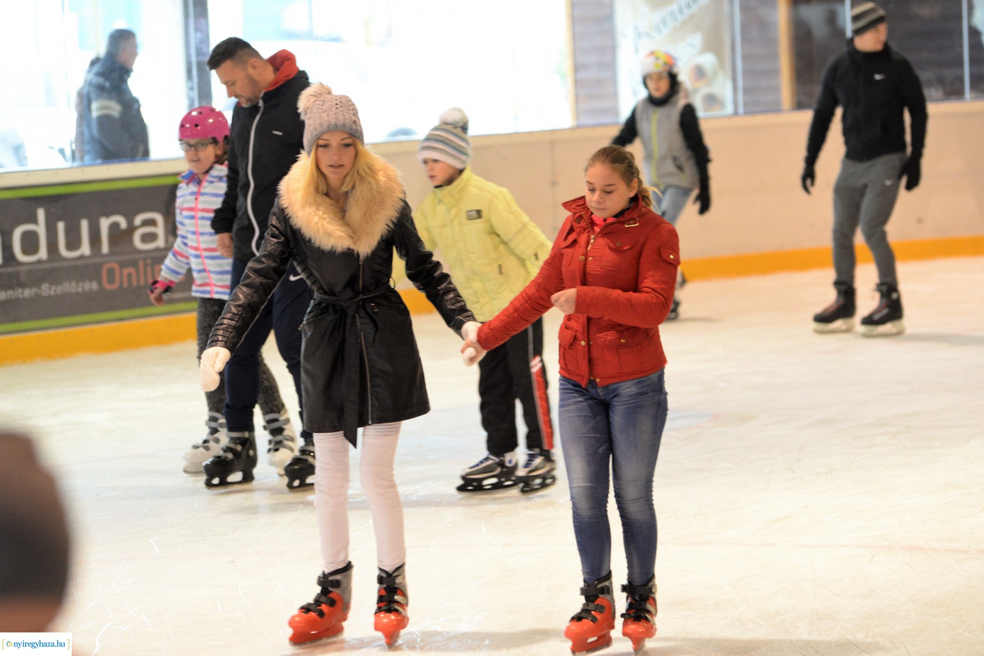 Jégkaland a műlyégpályán