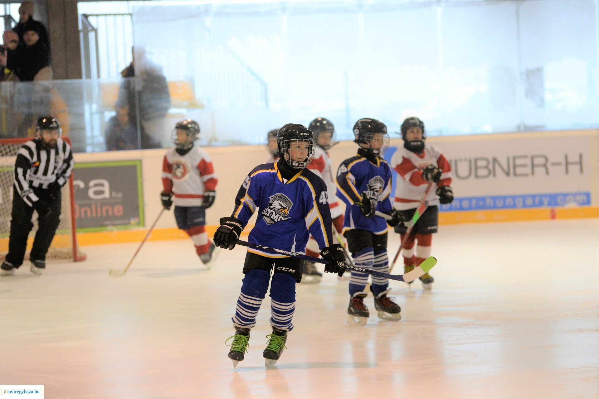 Jégkorong mérkőzések a Városi Jégpályán