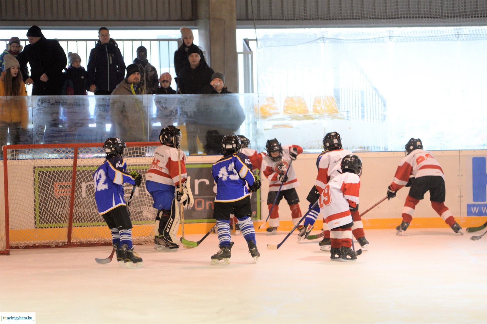 Jégkorong mérkőzések a Városi Jégpályán