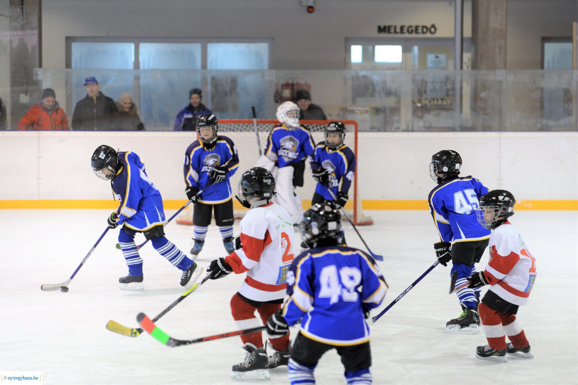 Jégkorong mérkőzések a Városi Jégpályán