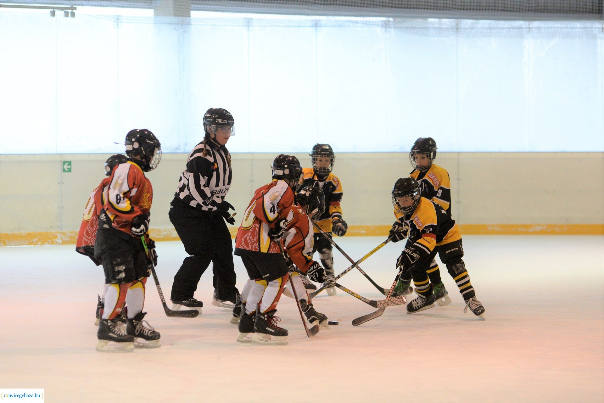 Jégkorong mérkőzések a Városi Jégpályán