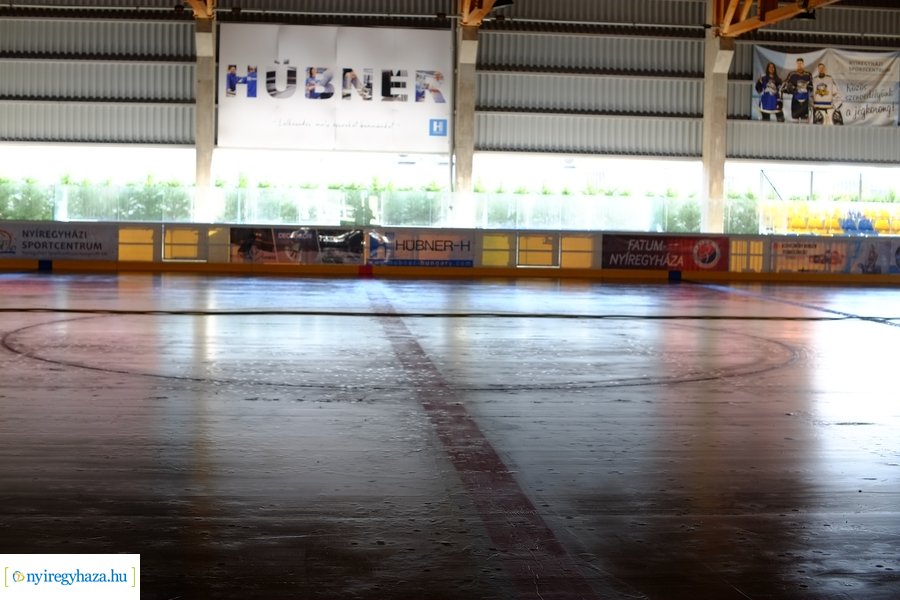 Jégpálya előkészítés 2022