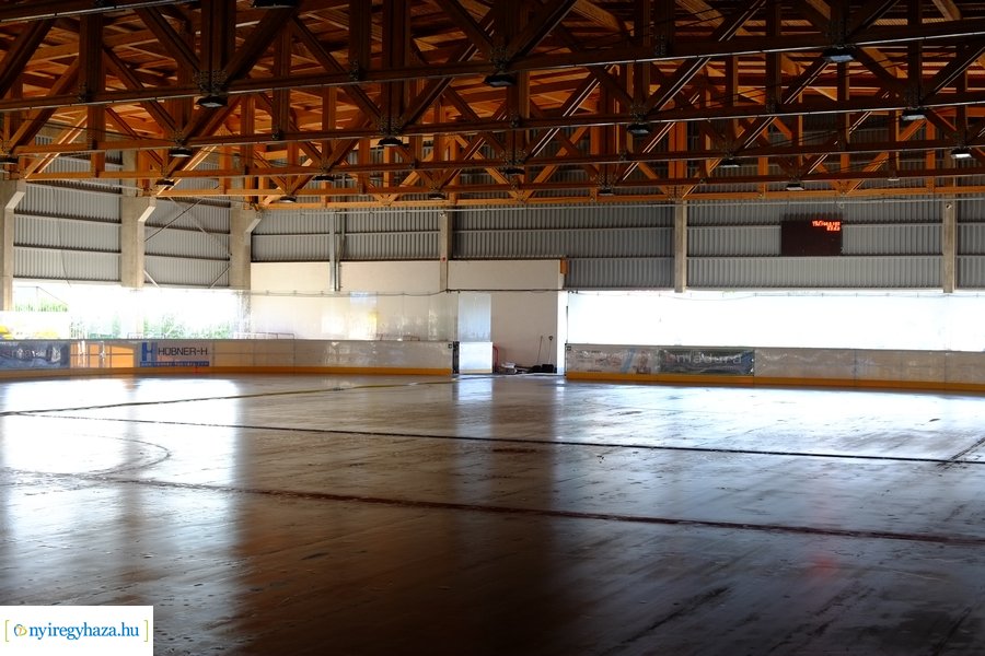 Jégpálya előkészítés 2022