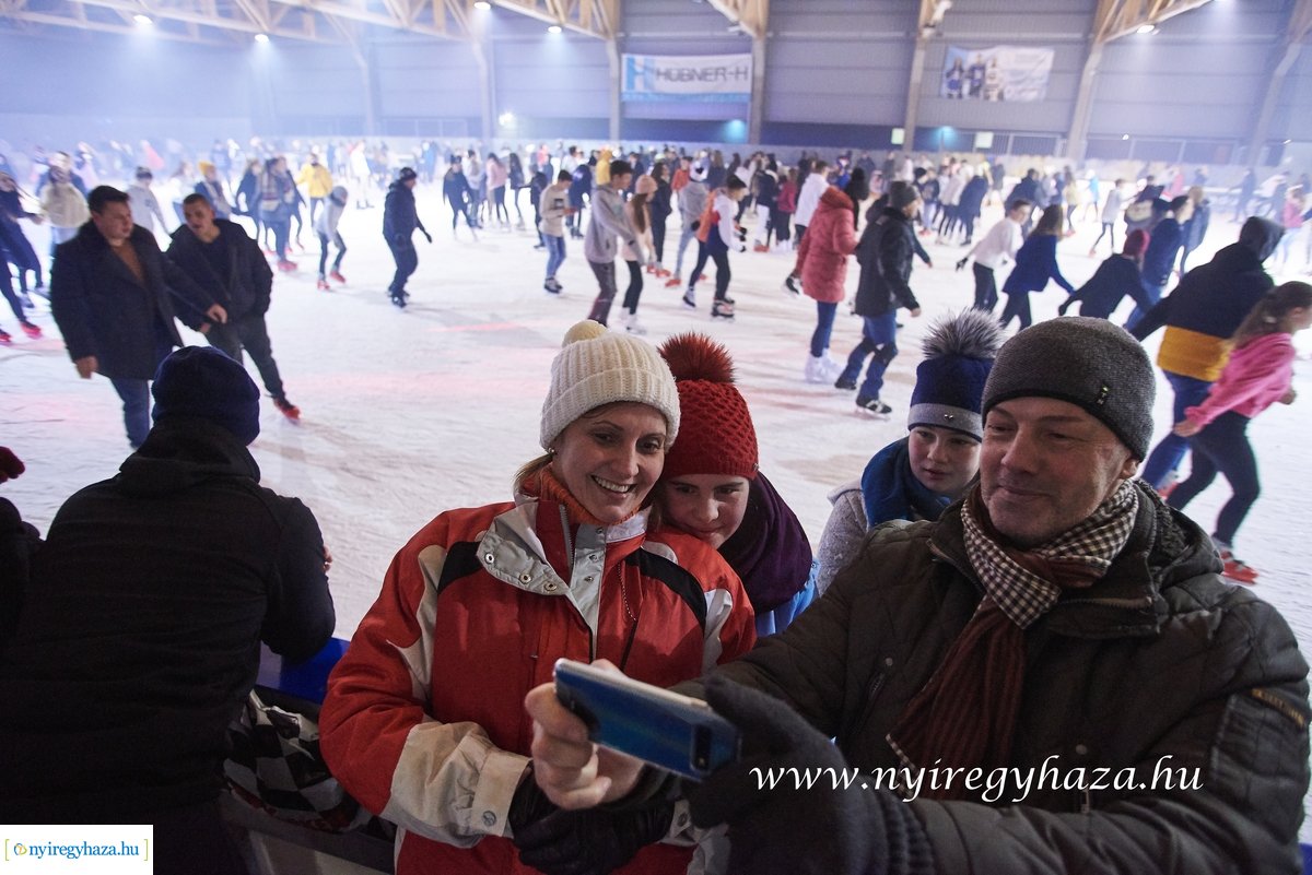 Jégpályák Éjszakája 2020 - Retro Ice Party 