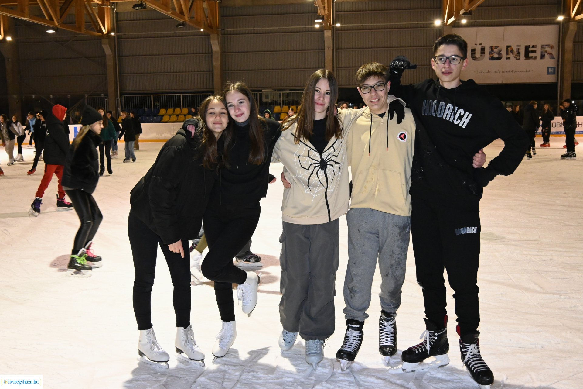 Jégpályák Éjszakája 2024