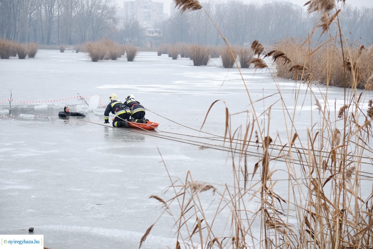 Jégről mentési gyakorlat a Bujtoson - 2020