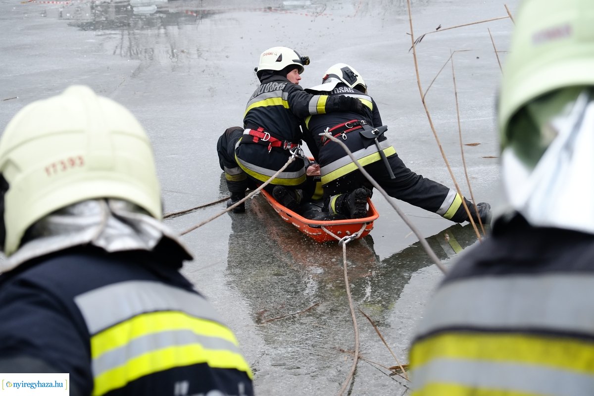 Jégről mentési gyakorlat a Bujtoson - 2020