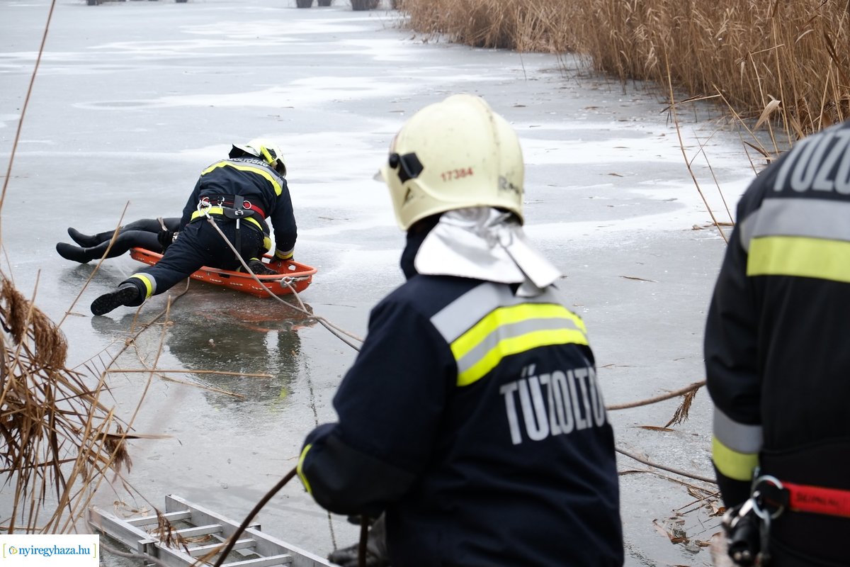 Jégről mentési gyakorlat a Bujtoson - 2020