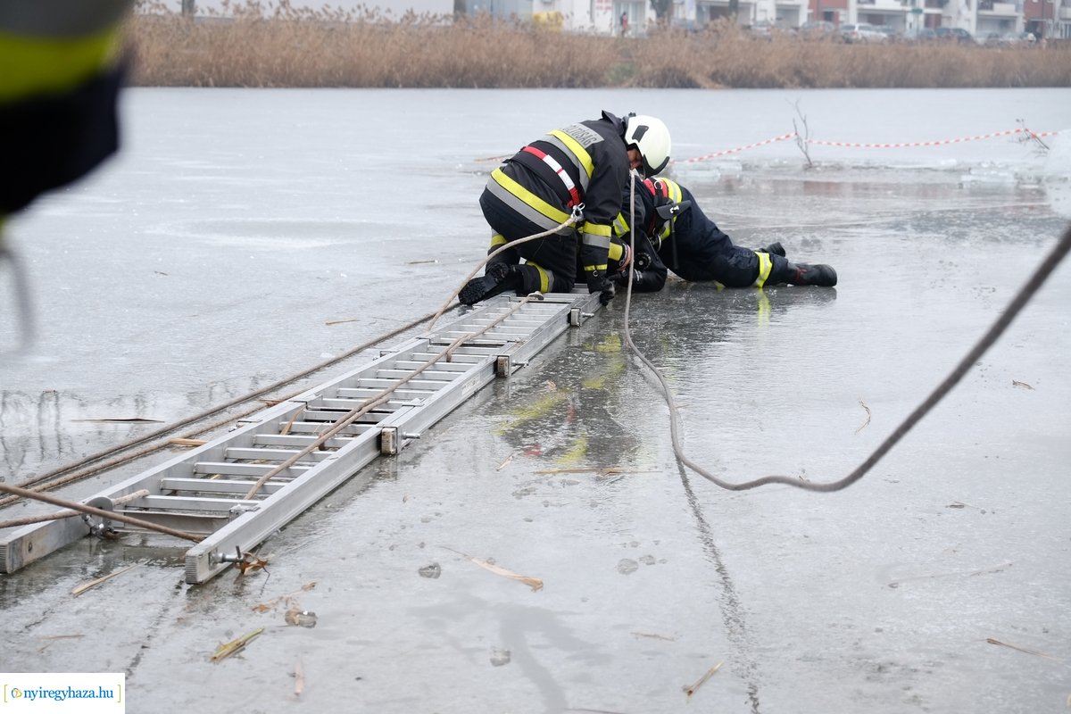 Jégről mentési gyakorlat a Bujtoson - 2020