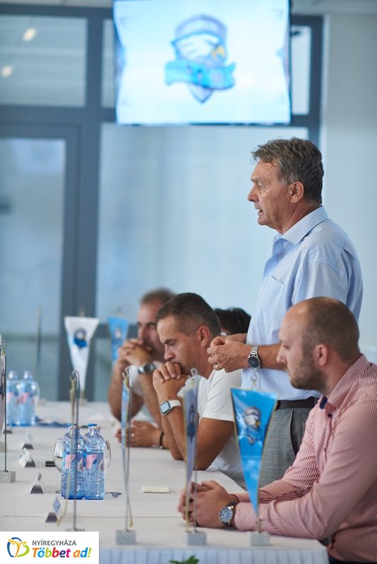 Jégsport sajtótájékoztató