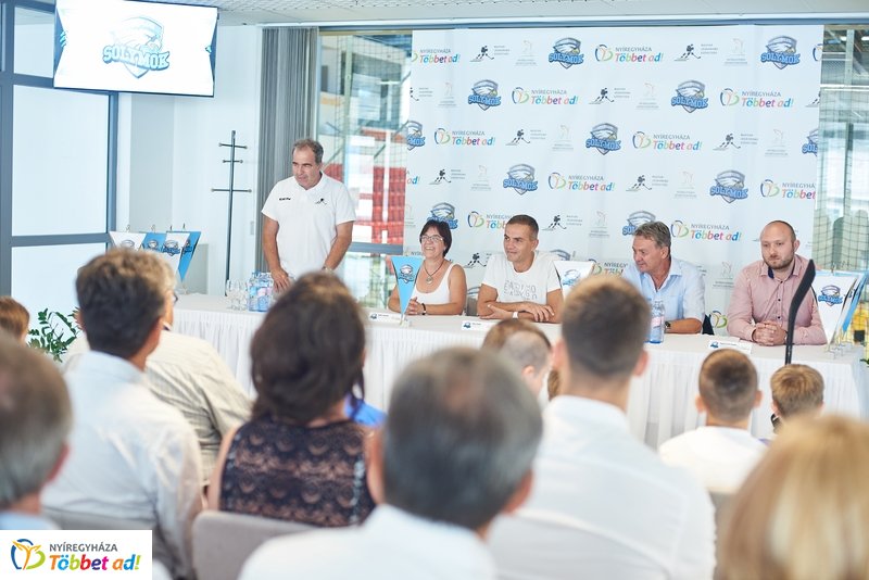 Jégsport sajtótájékoztató