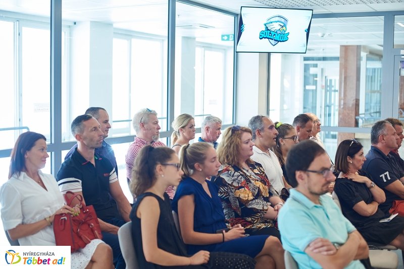 Jégsport sajtótájékoztató