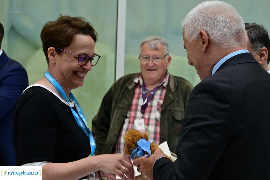 Jégvilág átadó 2024