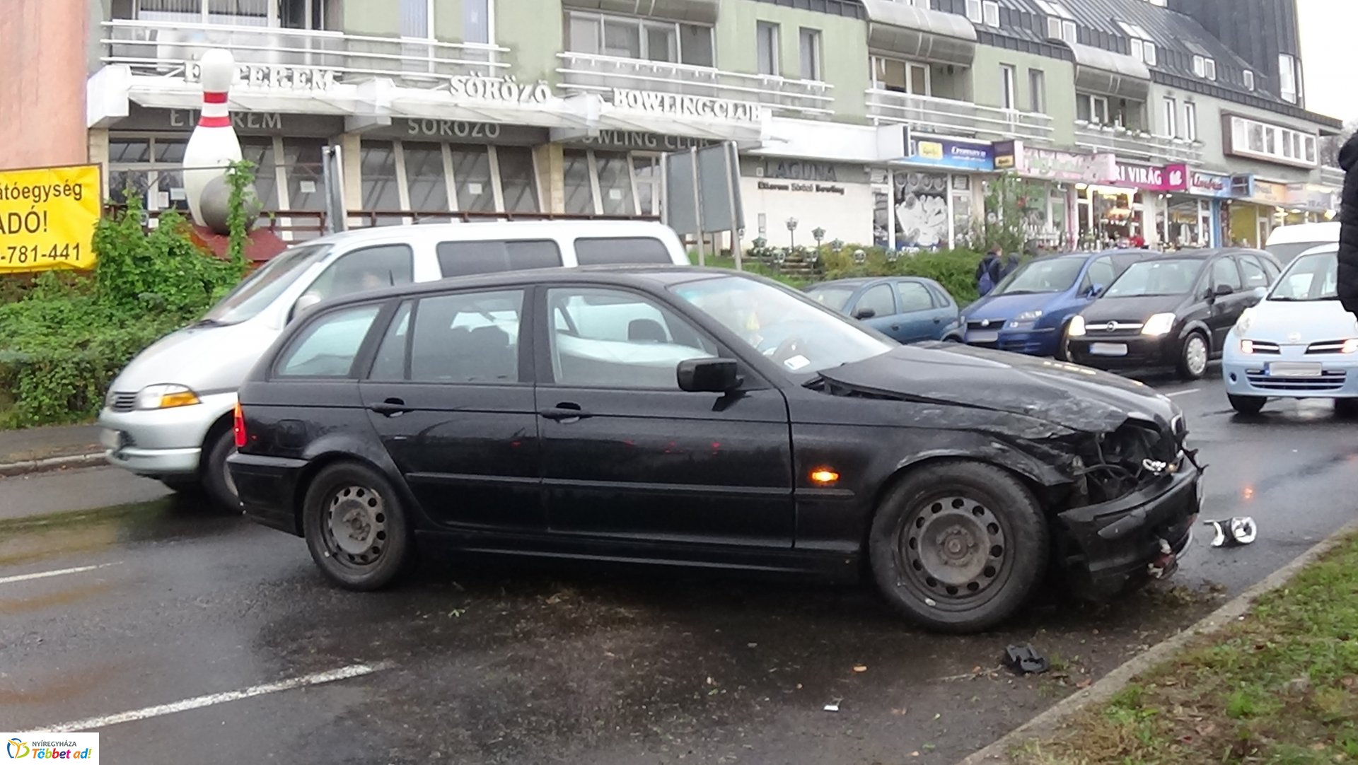 Jelentős anyagi kárral járó baleset a Pazonyi úton