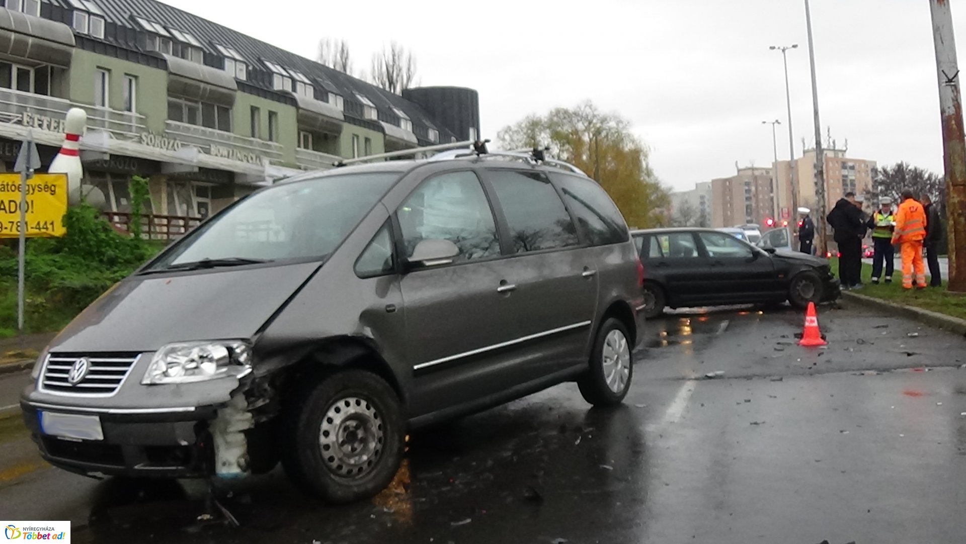 Jelentős anyagi kárral járó baleset a Pazonyi úton