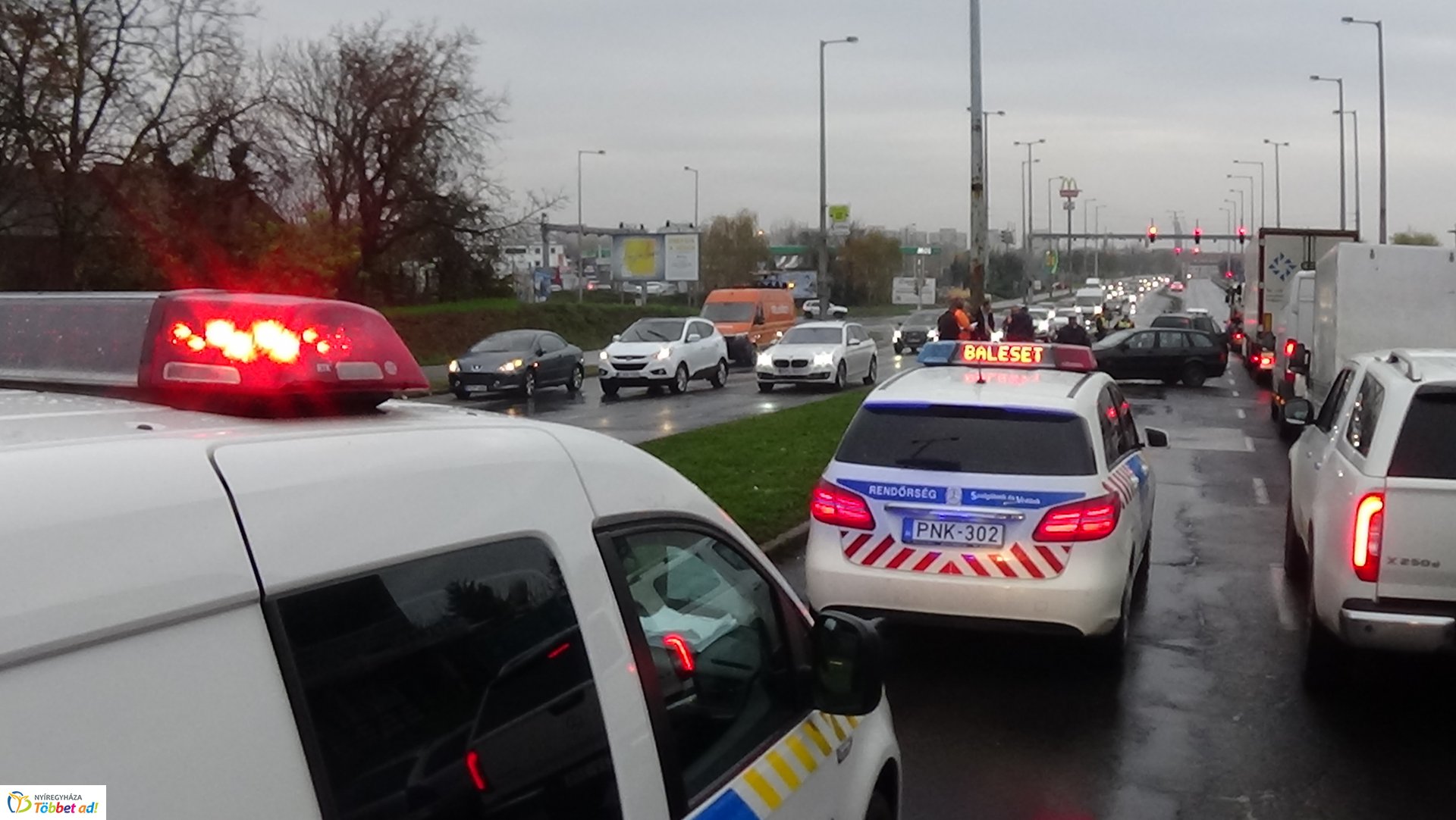 Jelentős anyagi kárral járó baleset a Pazonyi úton