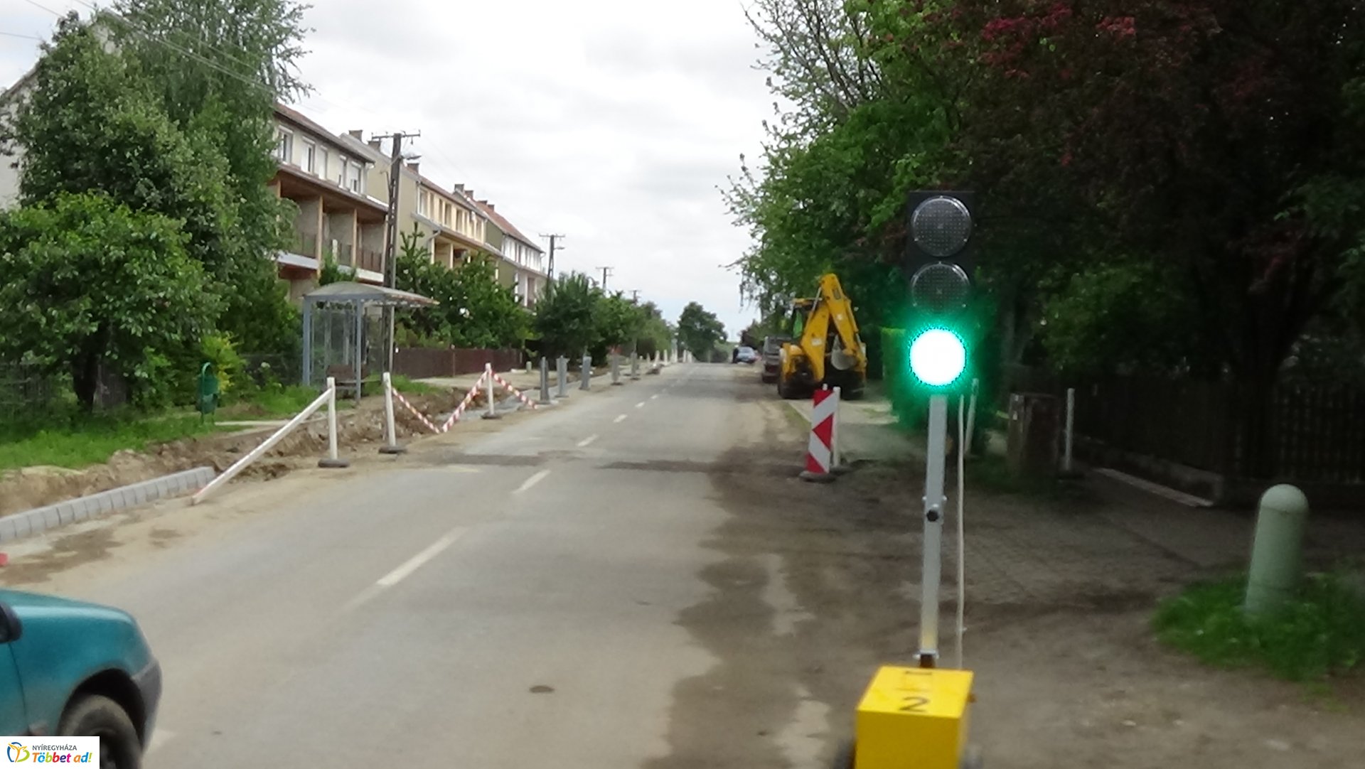 Jelzőlámpa irányítja a forgalmat