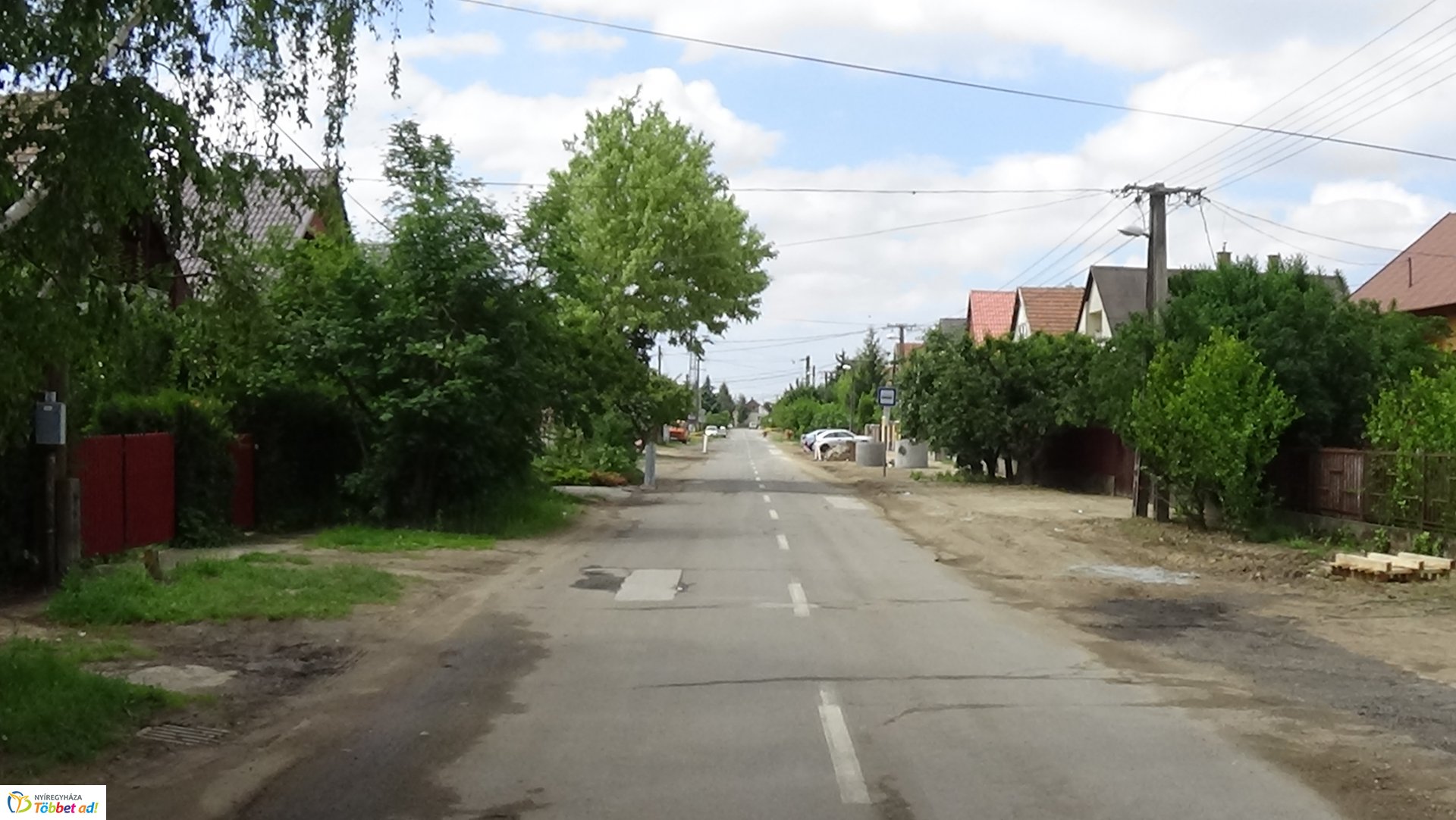 Jelzőlámpa irányítja a forgalmat