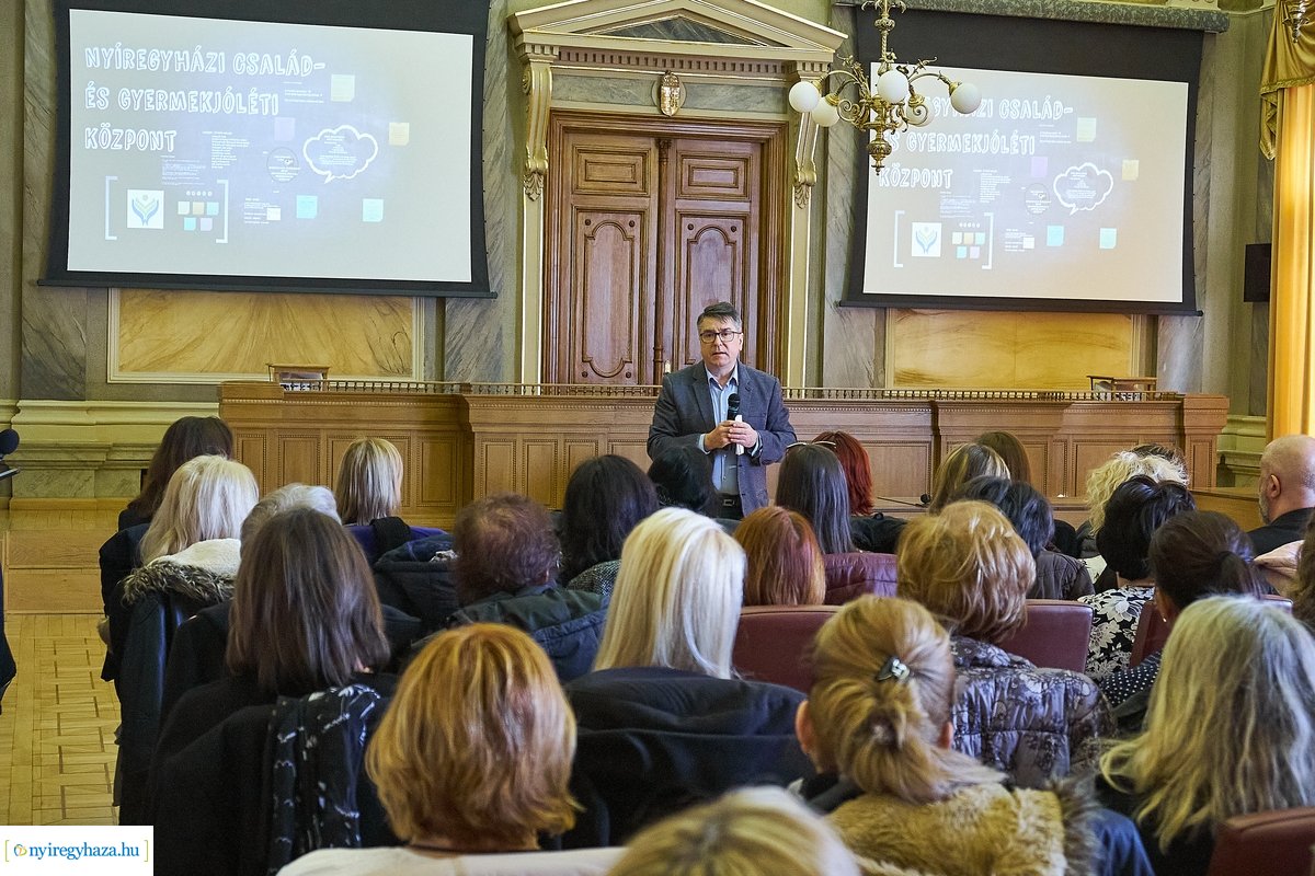 Jelzőrendszeri tanácskozás a Városházán