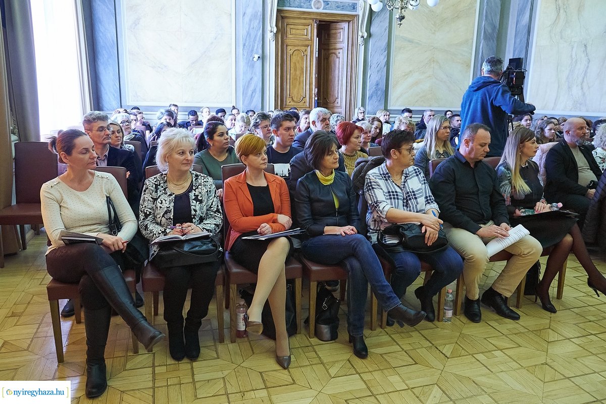 Jelzőrendszeri tanácskozás a Városházán