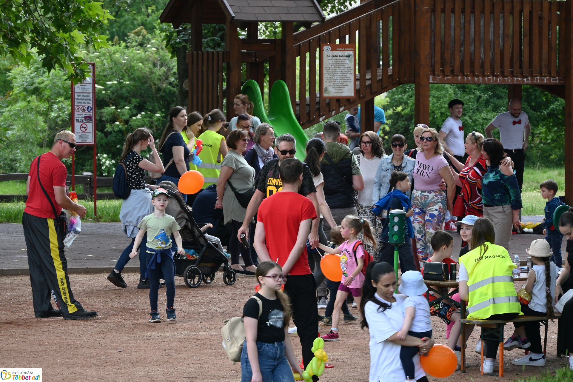 Jósavárosi gyereknap - Gyereket a magasba! 