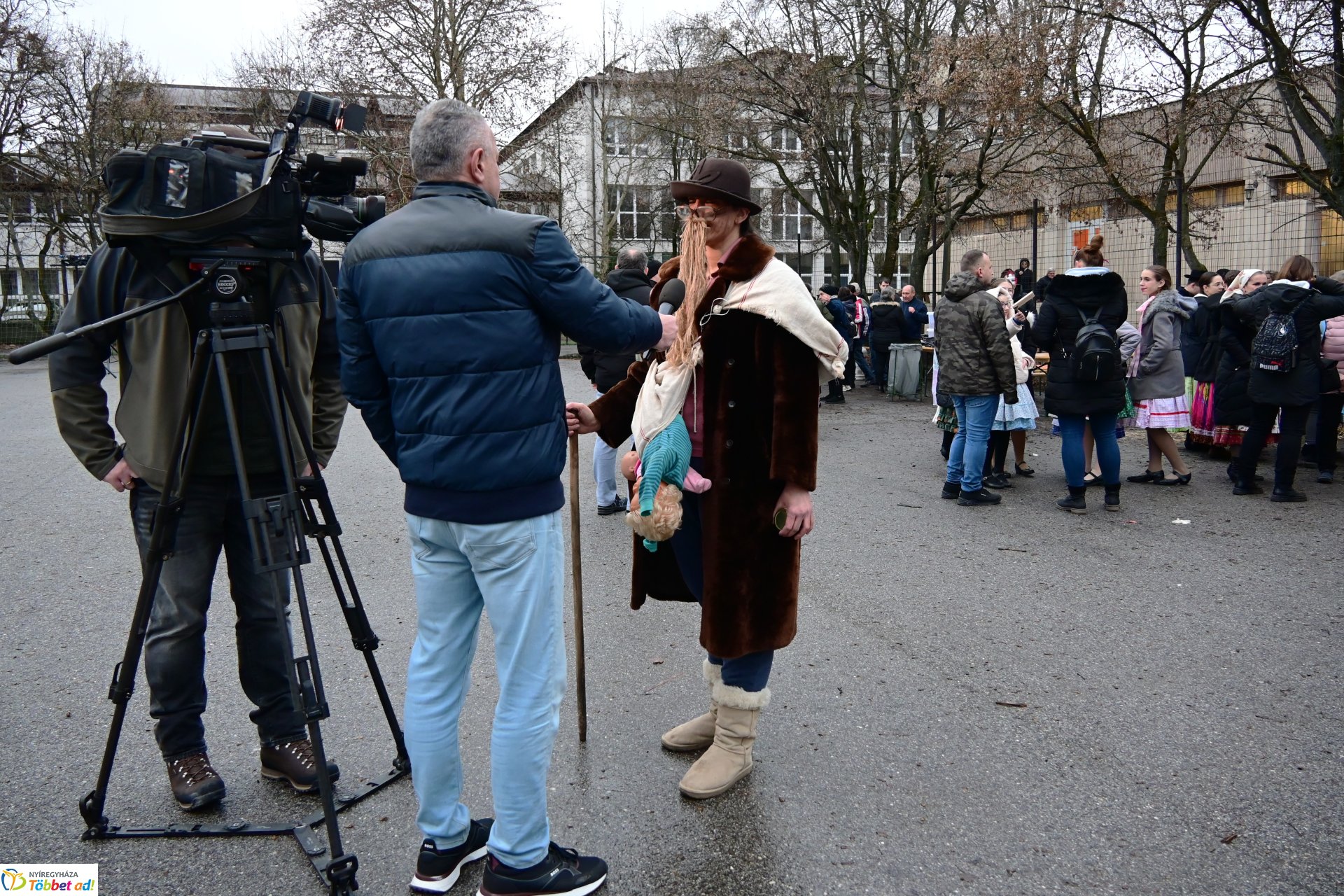 Jósavárosi télűző jelmezes felvonulás 