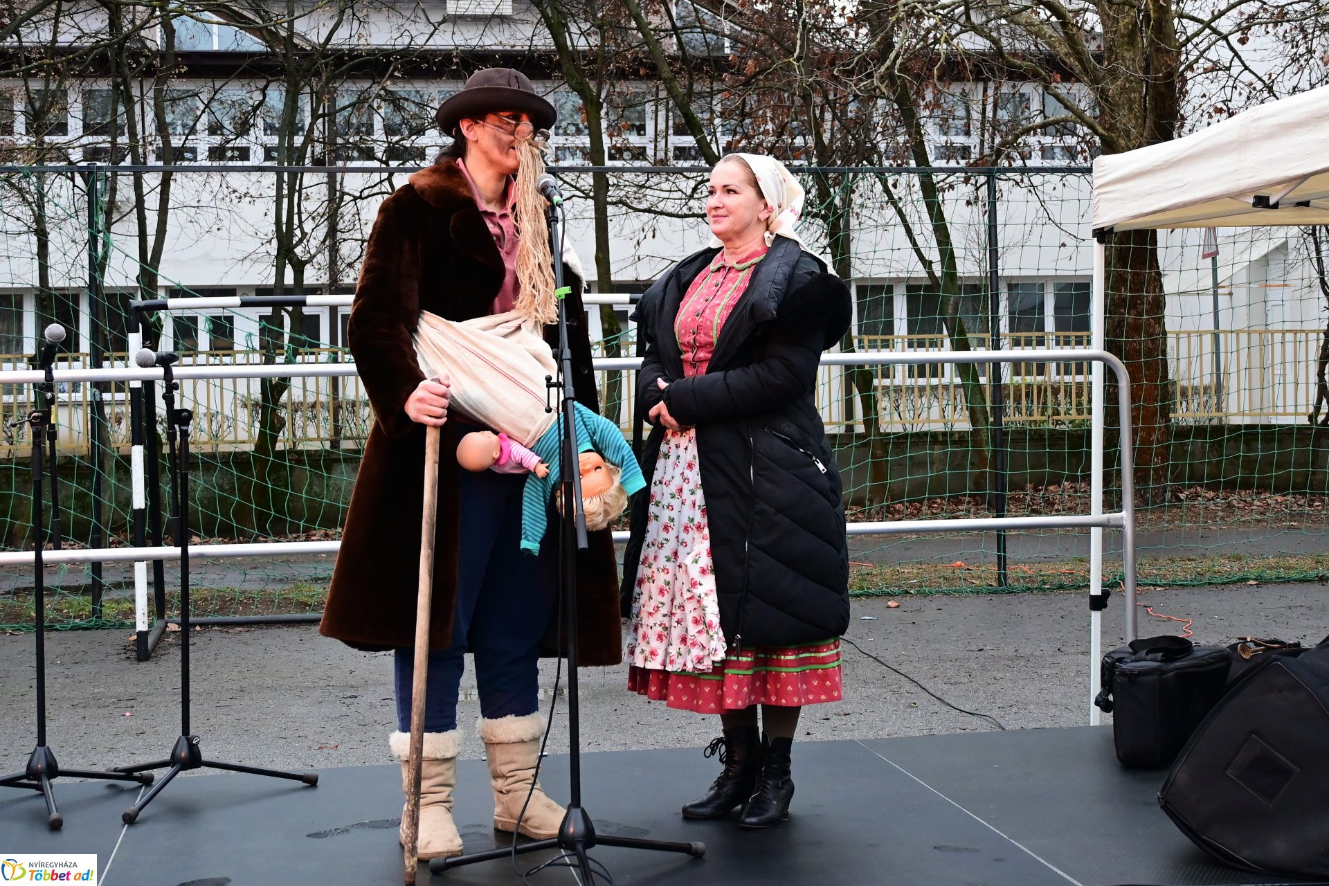 Jósavárosi télűző jelmezes felvonulás 