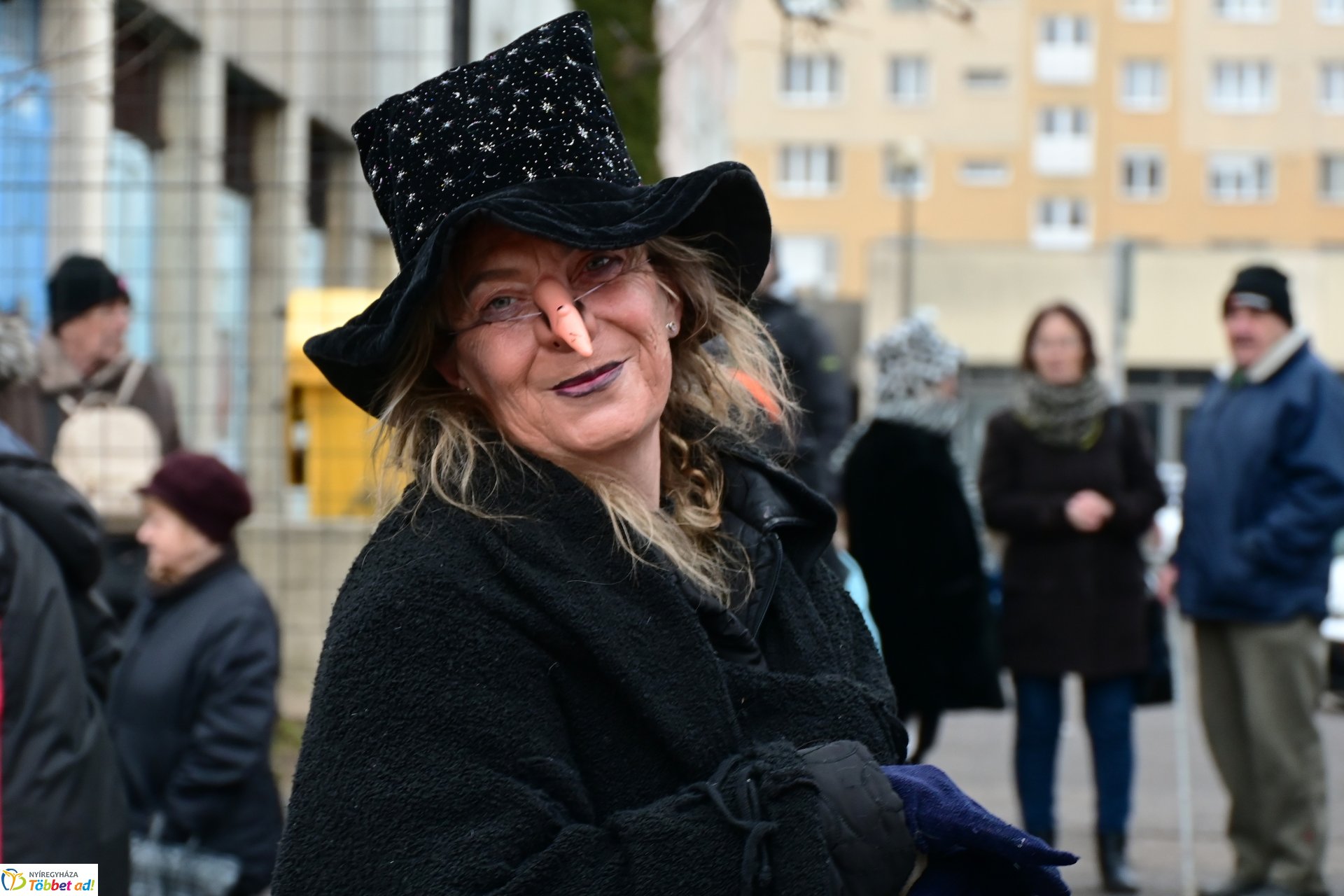 Jósavárosi télűző jelmezes felvonulás 