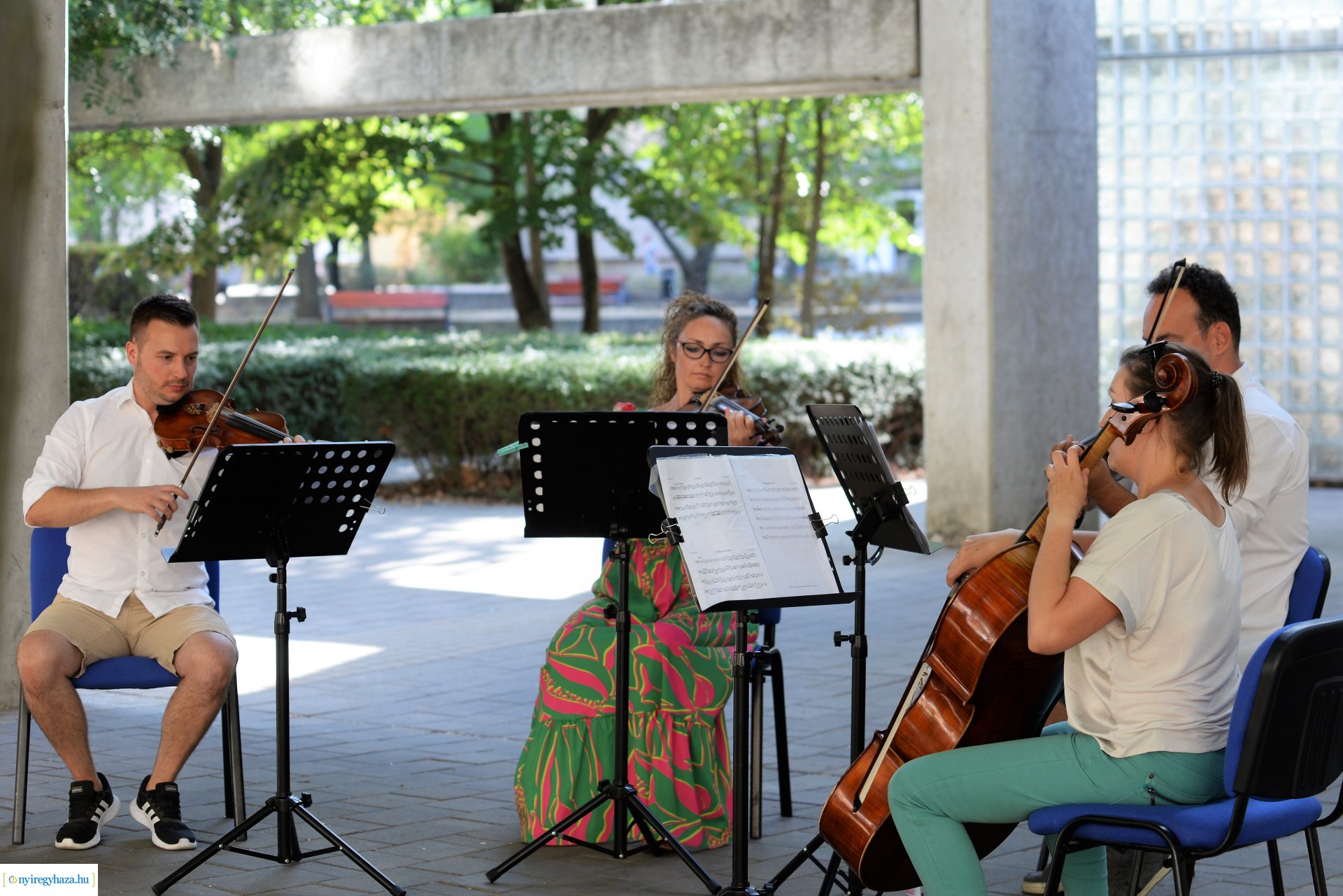 Térzene a Jósavárosban