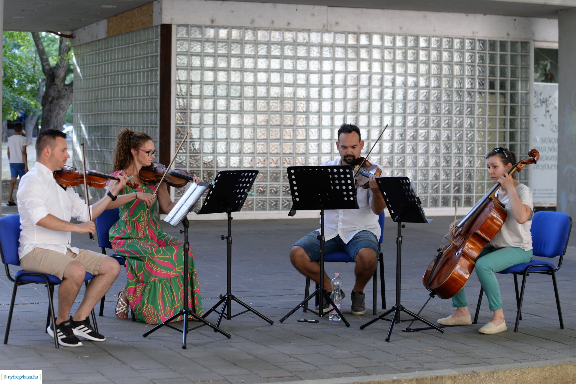 Térzene a Jósavárosban