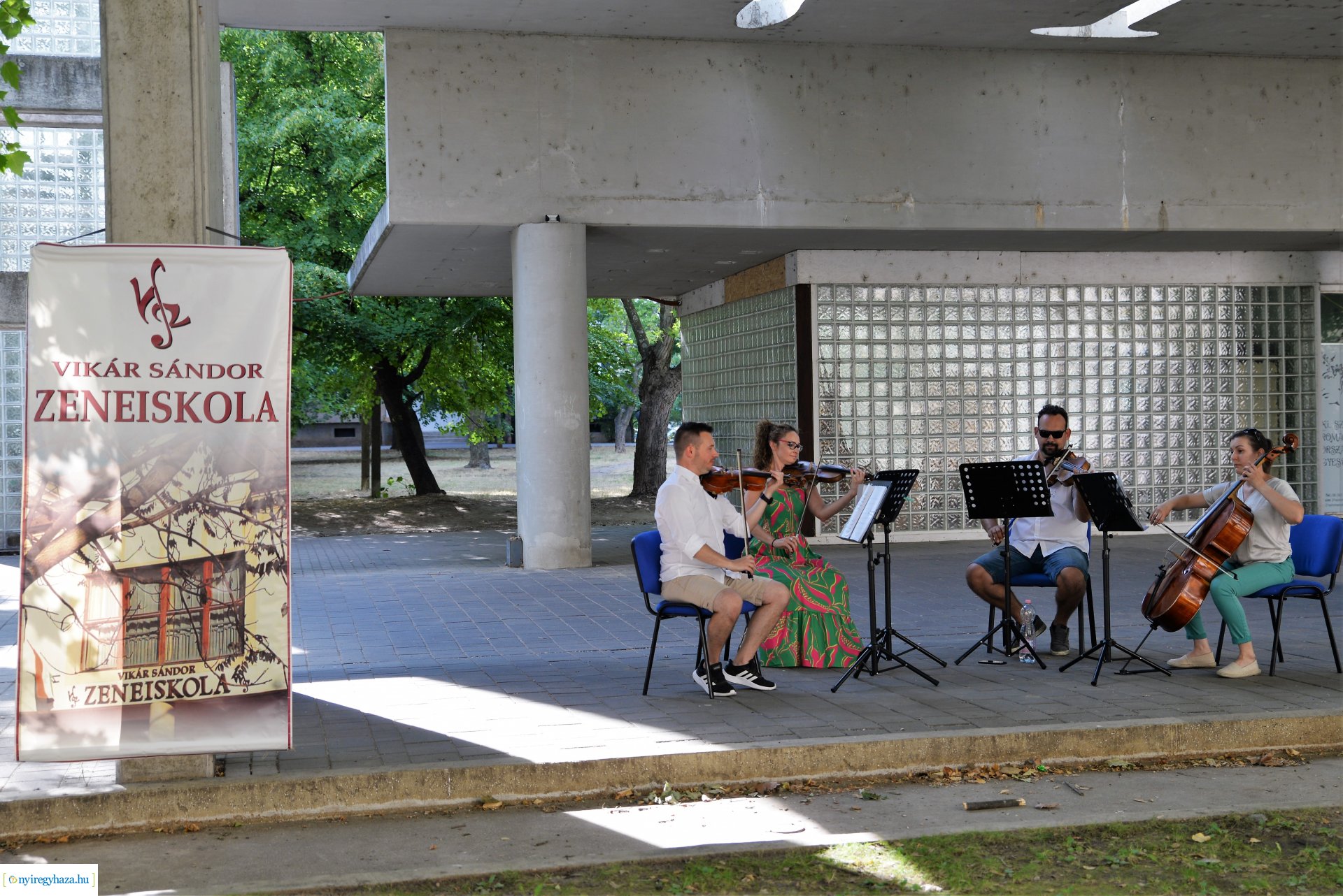 Térzene a Jósavárosban