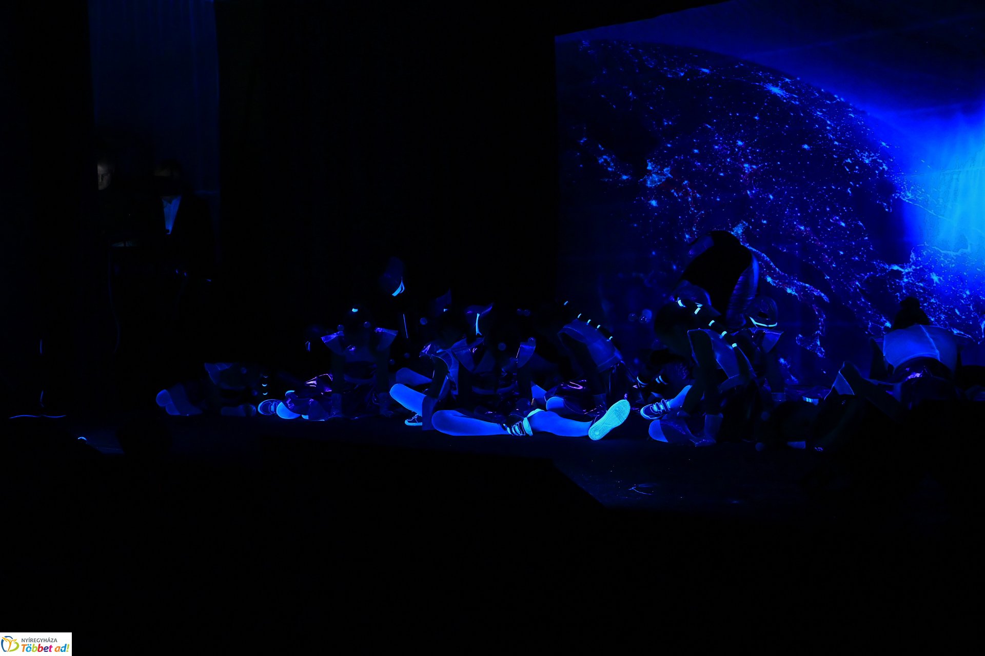 Jótékonysági bál a Jókaiban