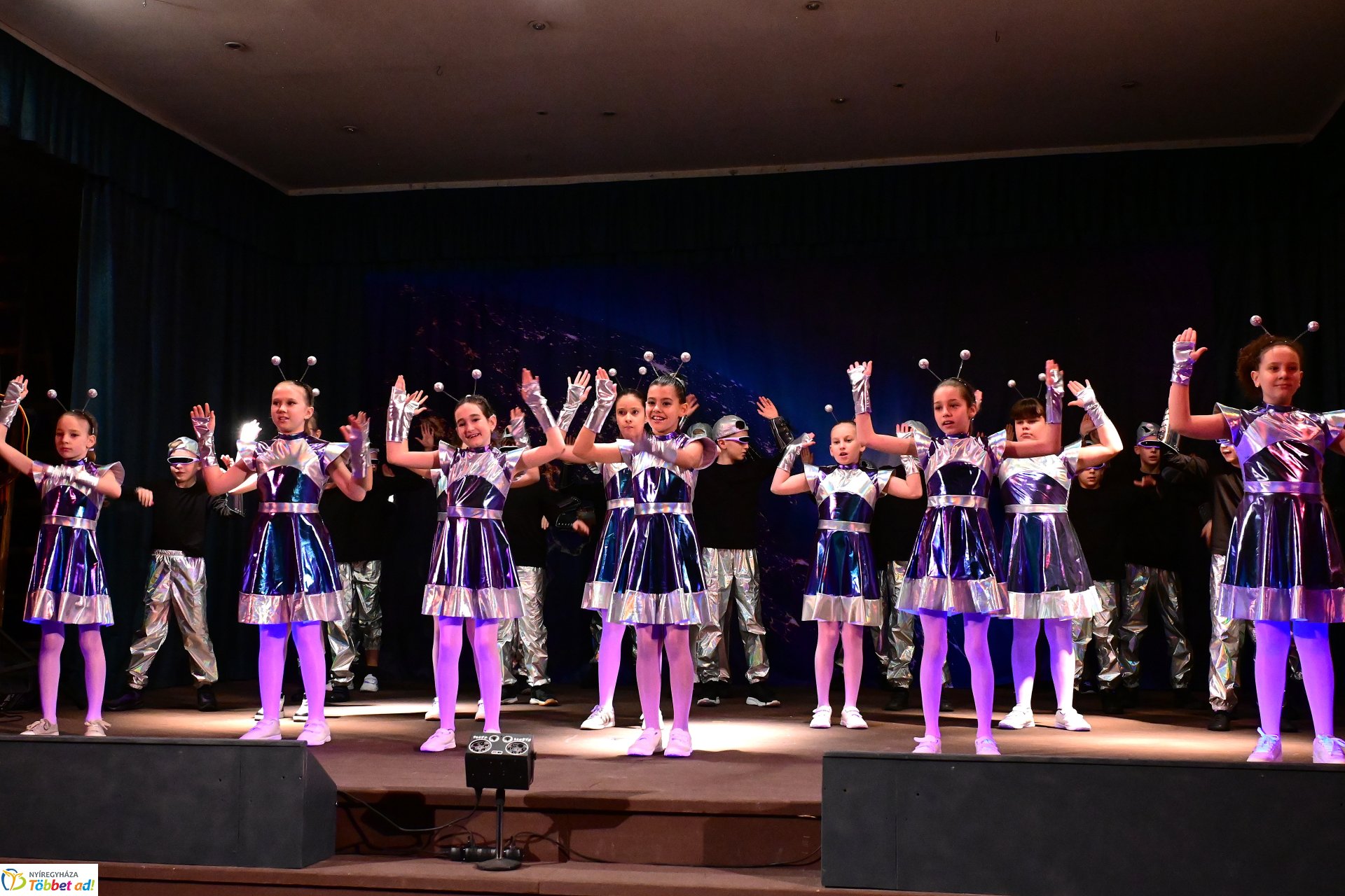 Jótékonysági bál a Jókaiban